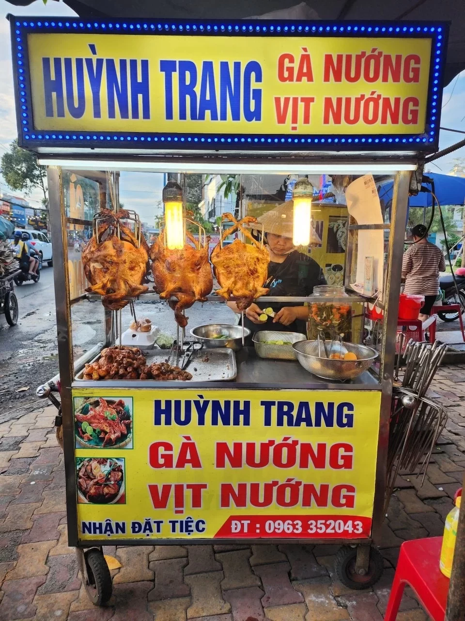 Gà Nướng Huỳnh Trang 