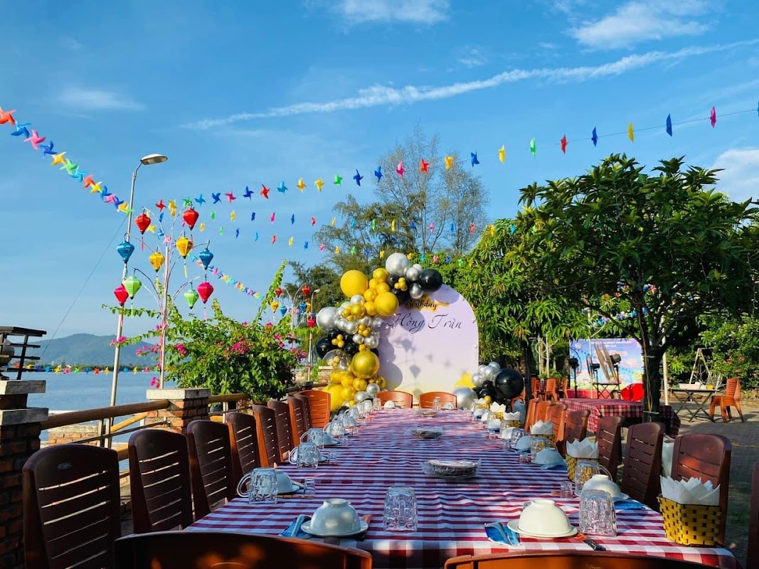 Nhà hàng Hải sản Bến Xưa