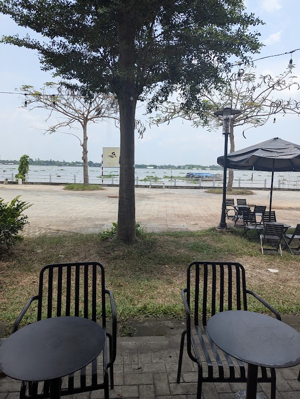 Méc Coffee Long Xuyên
