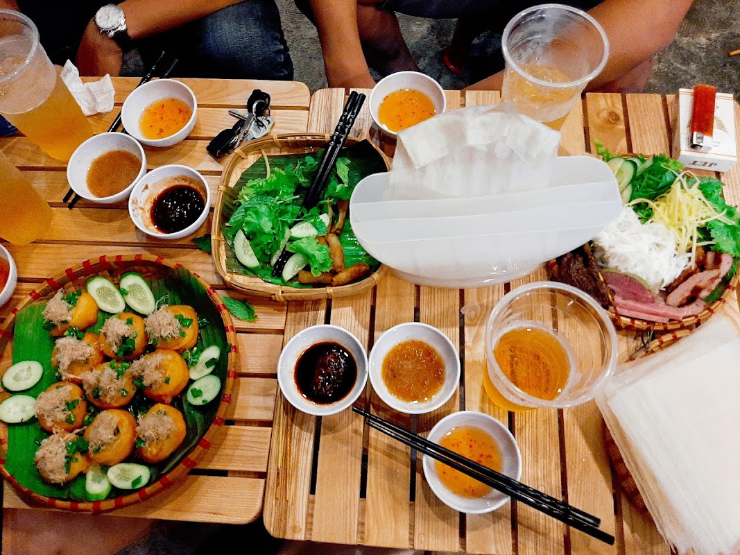 Khu ăn vặt sân banh Đồng Nai